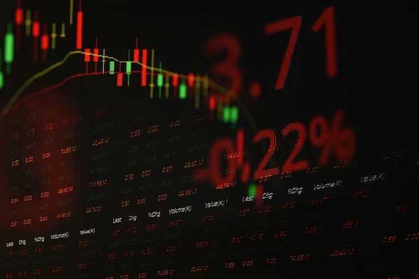 英伟达宣布将向OpenAI投资1000亿美元 黄仁勋吹捧“历史上最大的人工智能基础设施项目”